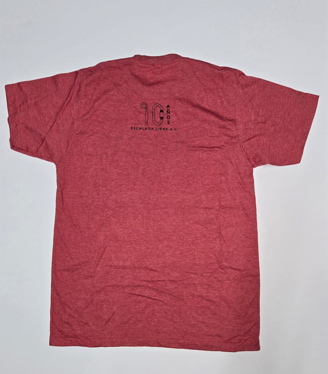 Playera Hombre 10mo. aniversario Roja imagen 2