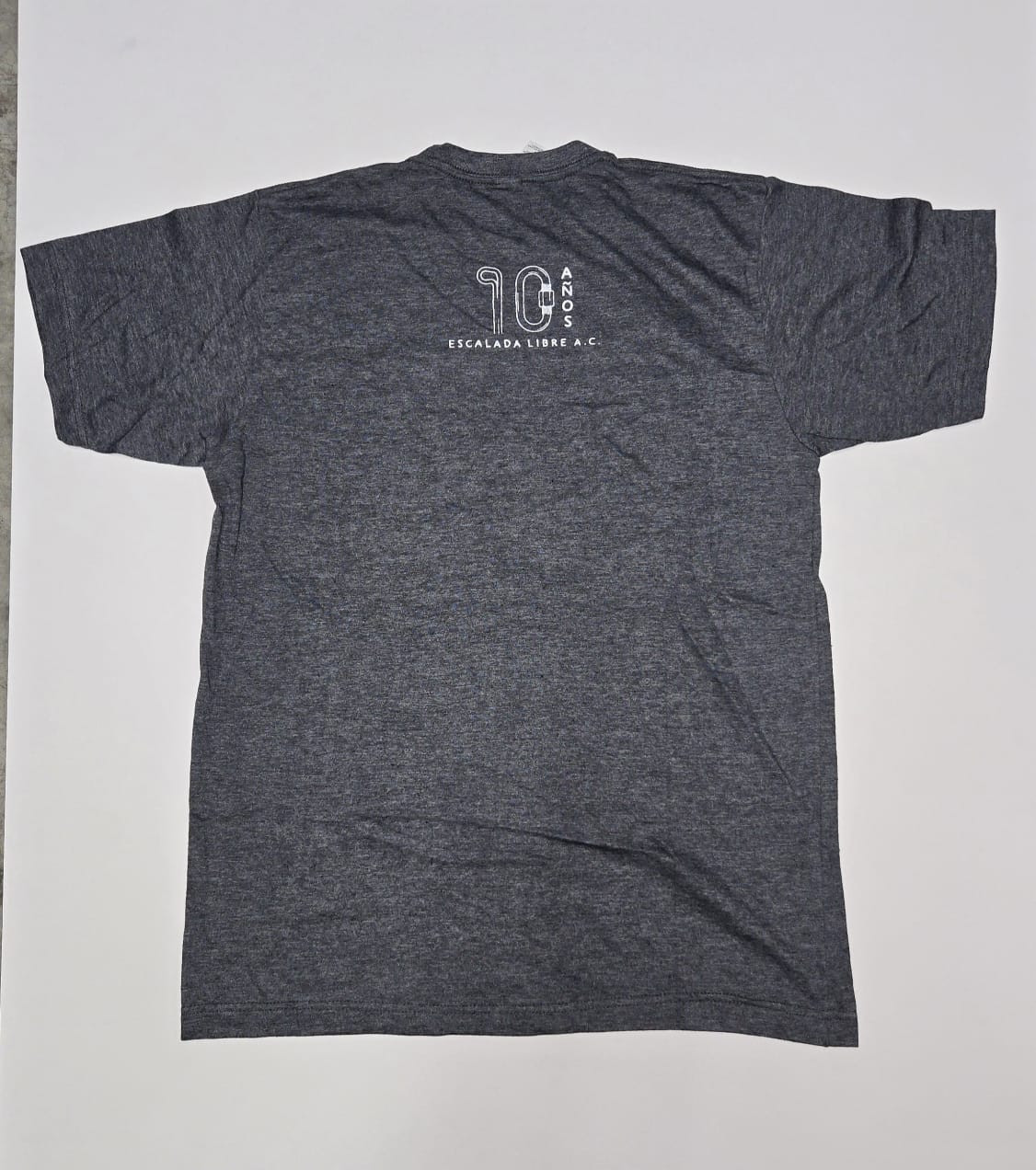 Playera Hombre 10mo. aniversario Azul Marino imagen 2